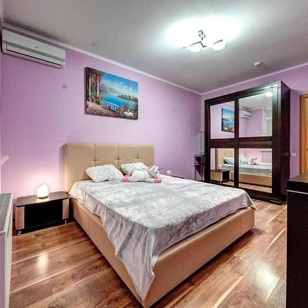 Modern Apartment Near Park เคียฟ ภายนอก รูปภาพ