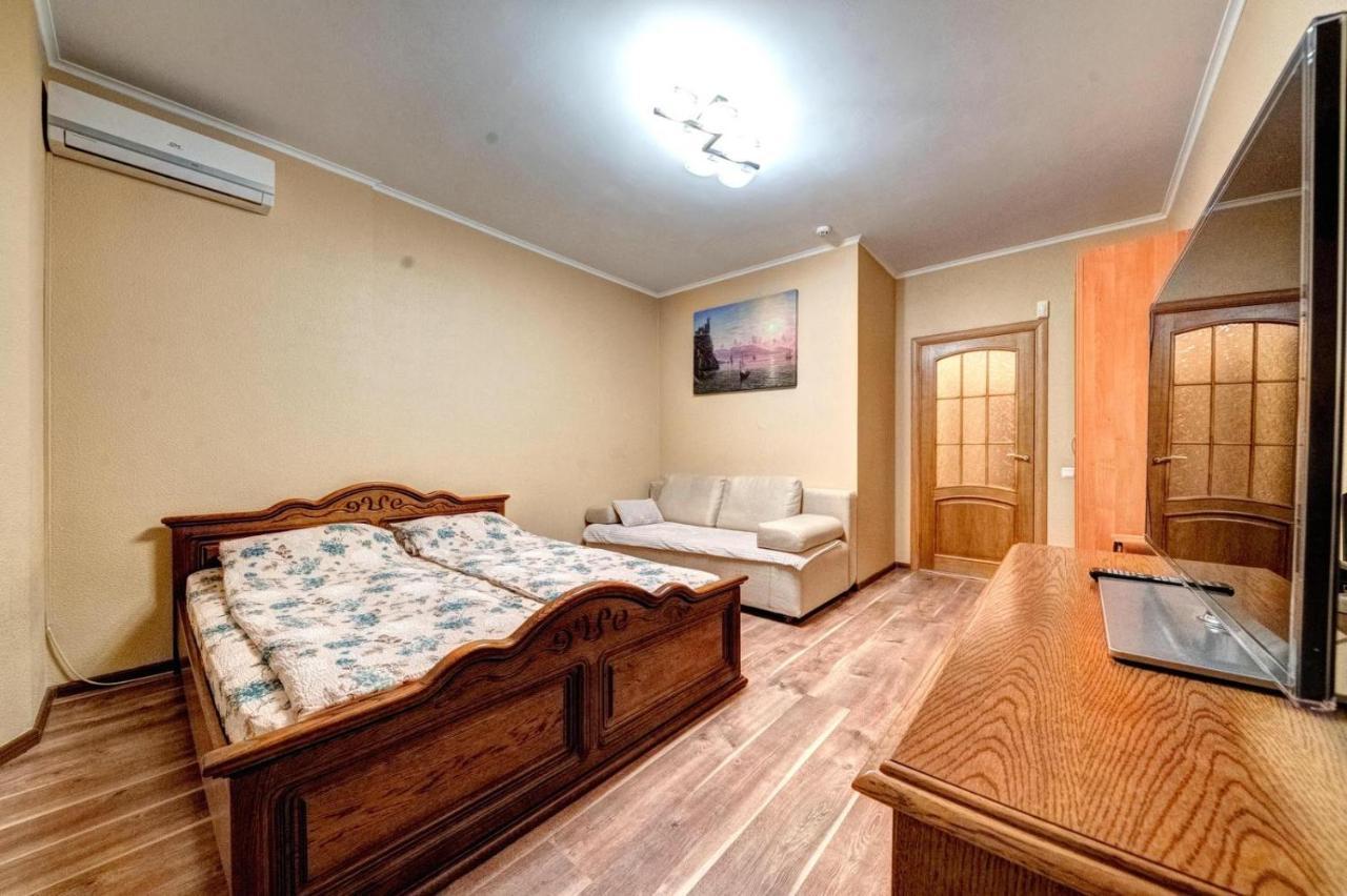 Modern Apartment Near Park เคียฟ ภายนอก รูปภาพ